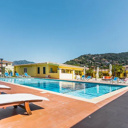 Hotel Fiore Di Maggio 3*